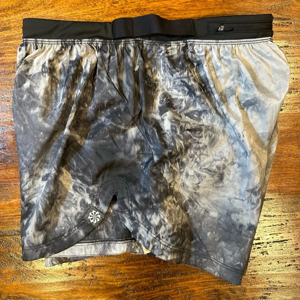 Nike Women’s  Trail Repel Running Shorts  Lined Black/White Size S DX1021-010 - Picture 4 of 11